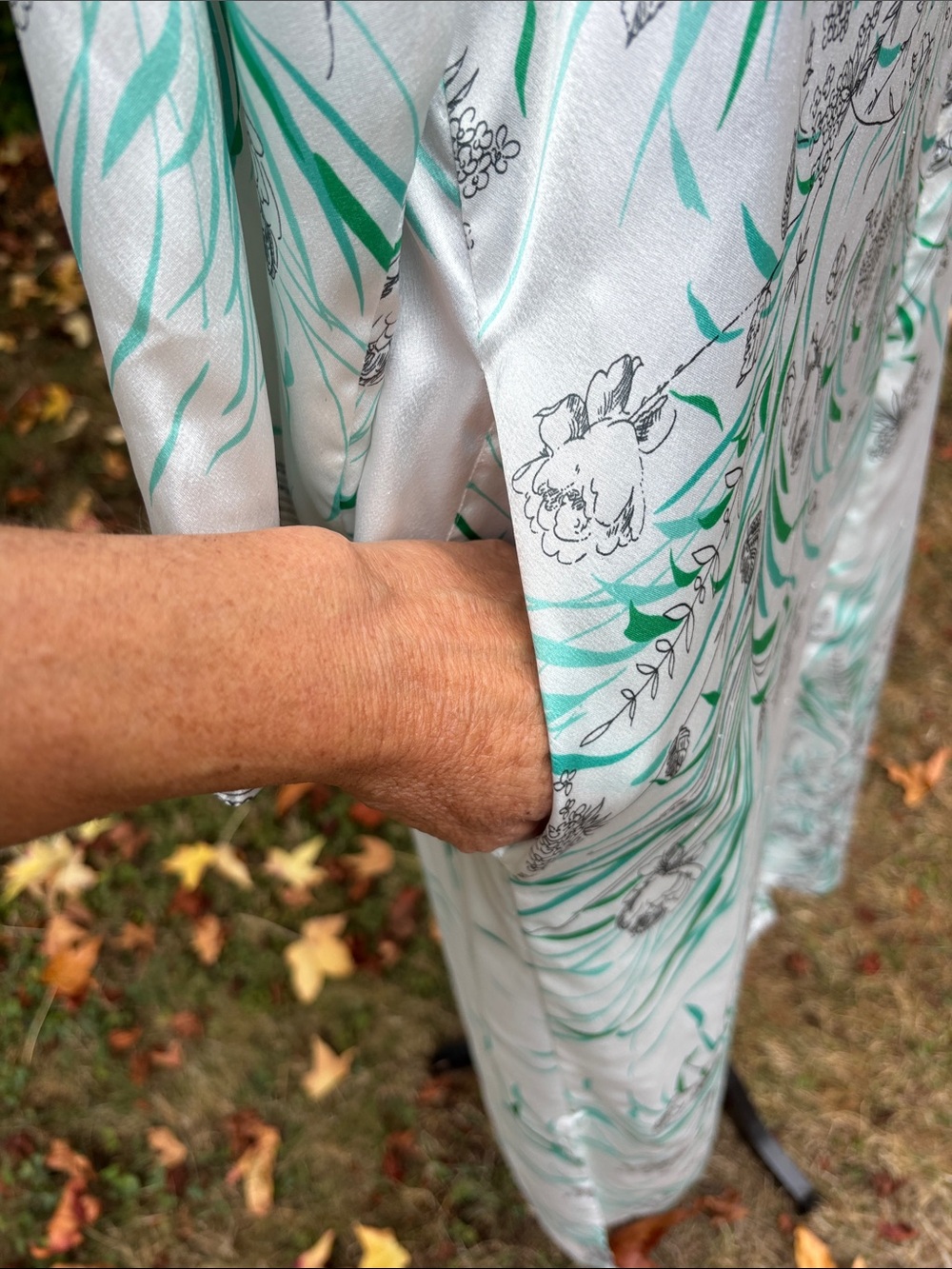 Oscar de la Renta Kaftan Robe - Picture 8 of 9